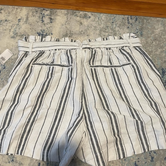 NWT OLD NAVY High-Waisted Tie-Belt Linen-Shorts - Picture 5 of 10